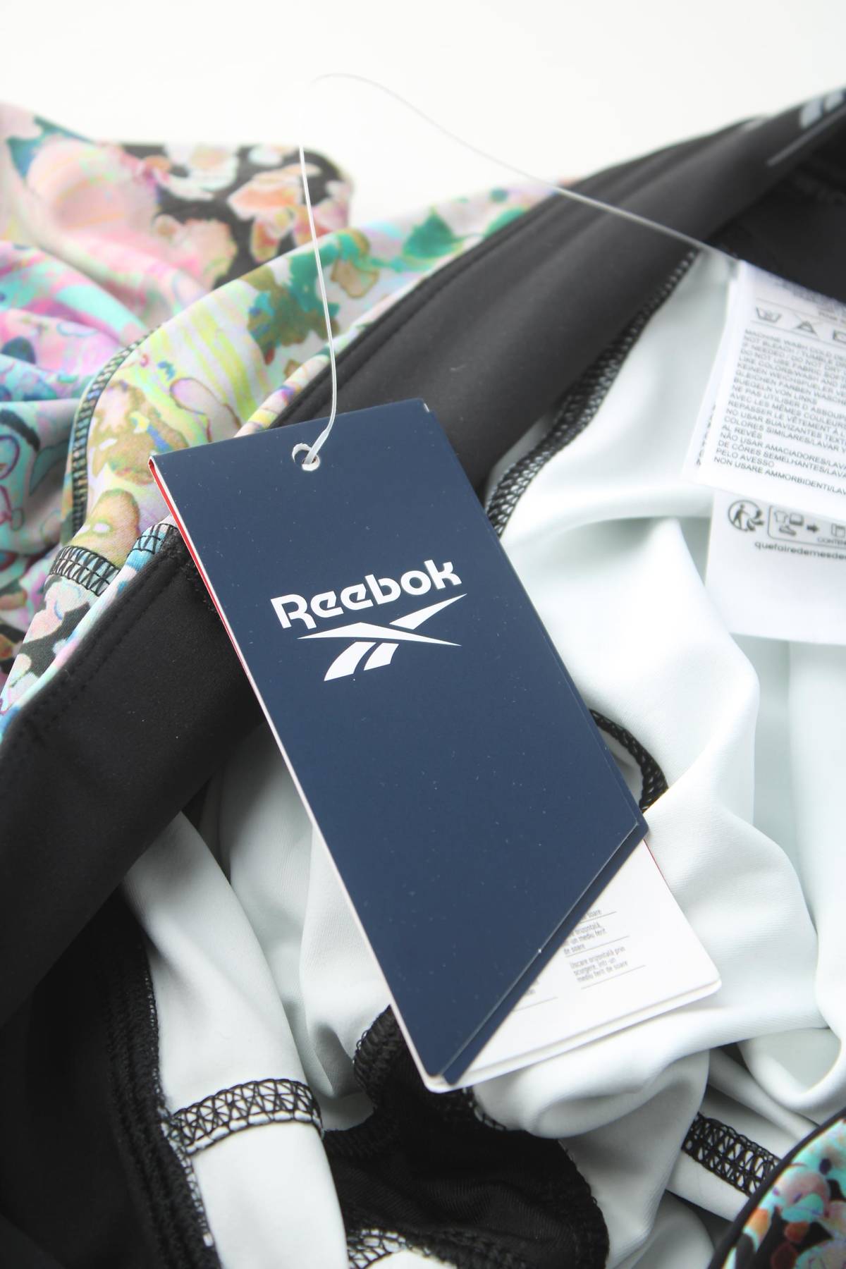 Γυναικεία αθλητικά κολάν Reebok3