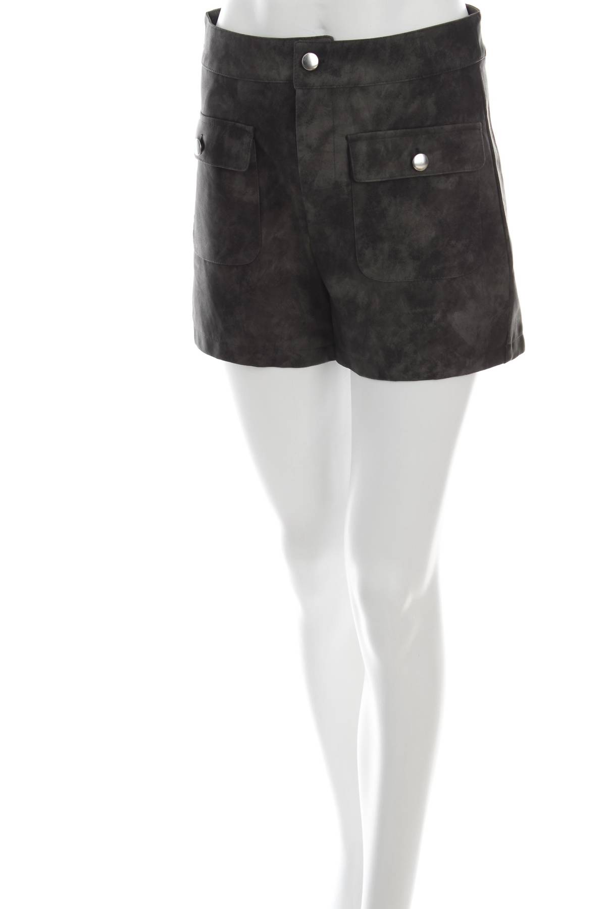 Дамски къс кожен панталон Boohoo1 - Contour.bg Дамски къс кожен панталон Boohoo1
