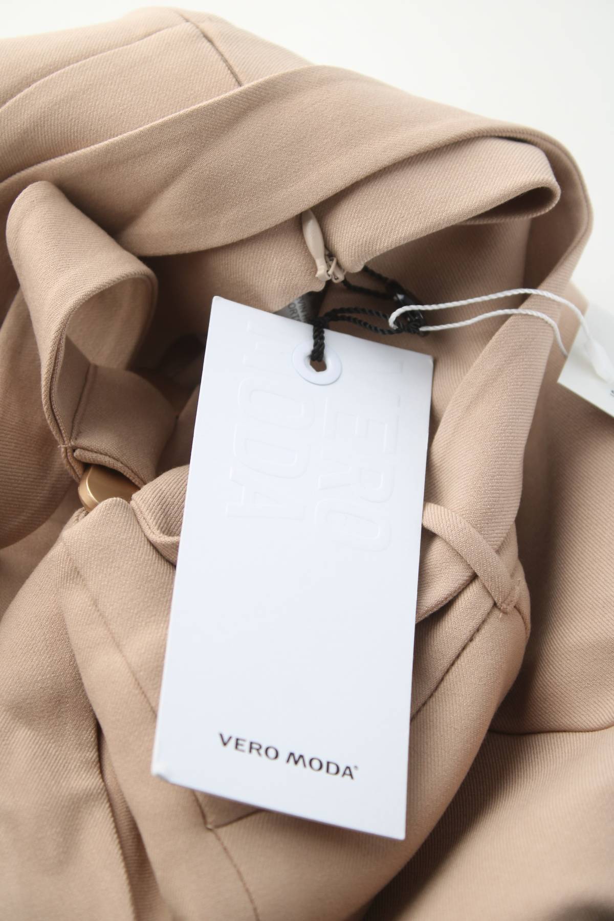 Дамски къс панталон Vero Moda3