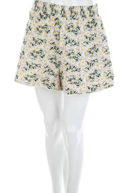 Дамски къс панталон Maje1