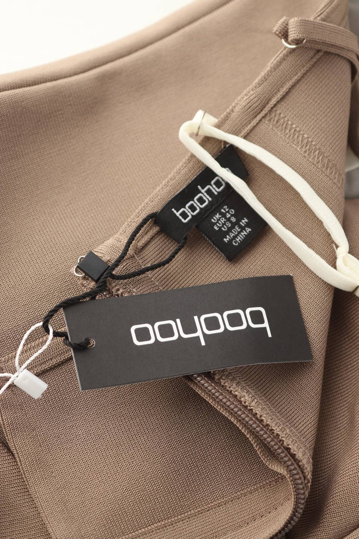 Γυναικείο αμάνικο Boohoo3 - Contourshop.gr Γυναικείο αμάνικο Boohoo3