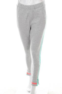 Дамско спортно долнище Adidas x Stella Sport1 - Contour.bg Дамско спортно долнище Adidas x Stella Sport1
