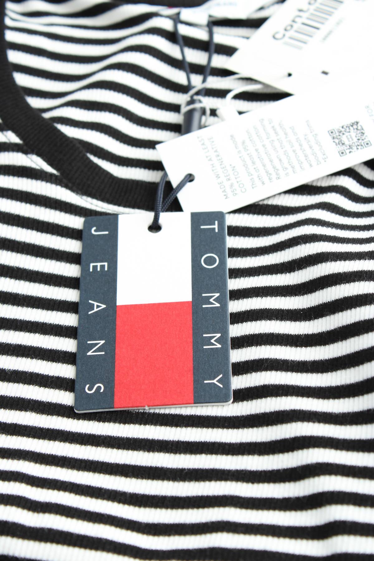 Γυναικείο αμάνικο Tommy Jeans3