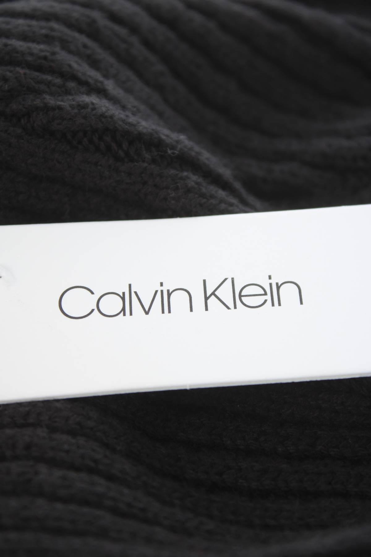 Шапка Calvin Klein3