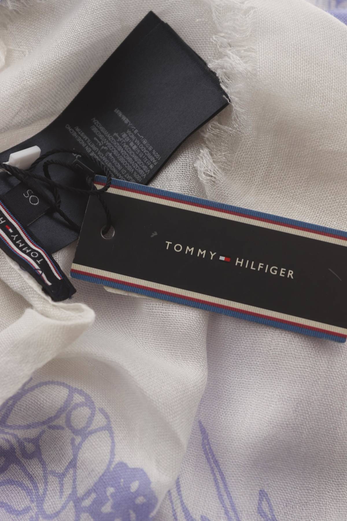 Шал Tommy Hilfiger3