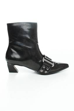 Γυναικεία μποτάκια Steve Madden1