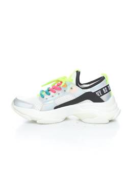 Αθλητικά παπούτσια Steve Madden2