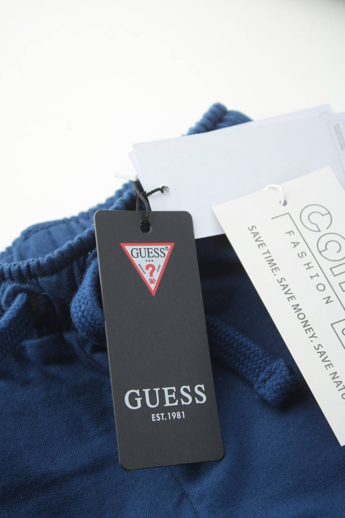 Παιδικά σορτσάκια Guess3