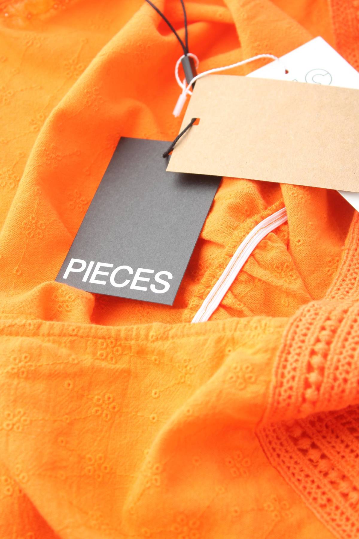 Γυναικείο αμάνικο Pieces3