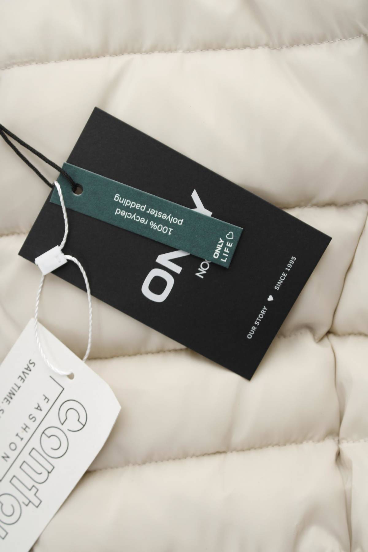 Дамско яке Only4