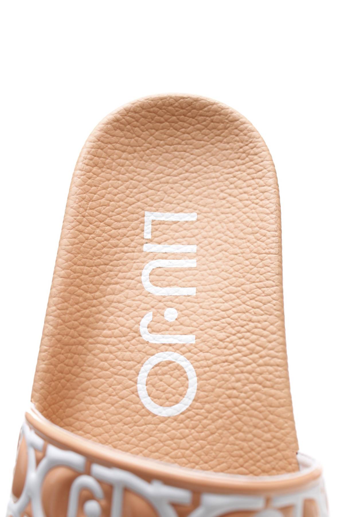 Чехли Liu Jo5 - Contour.bg Чехли Liu Jo5