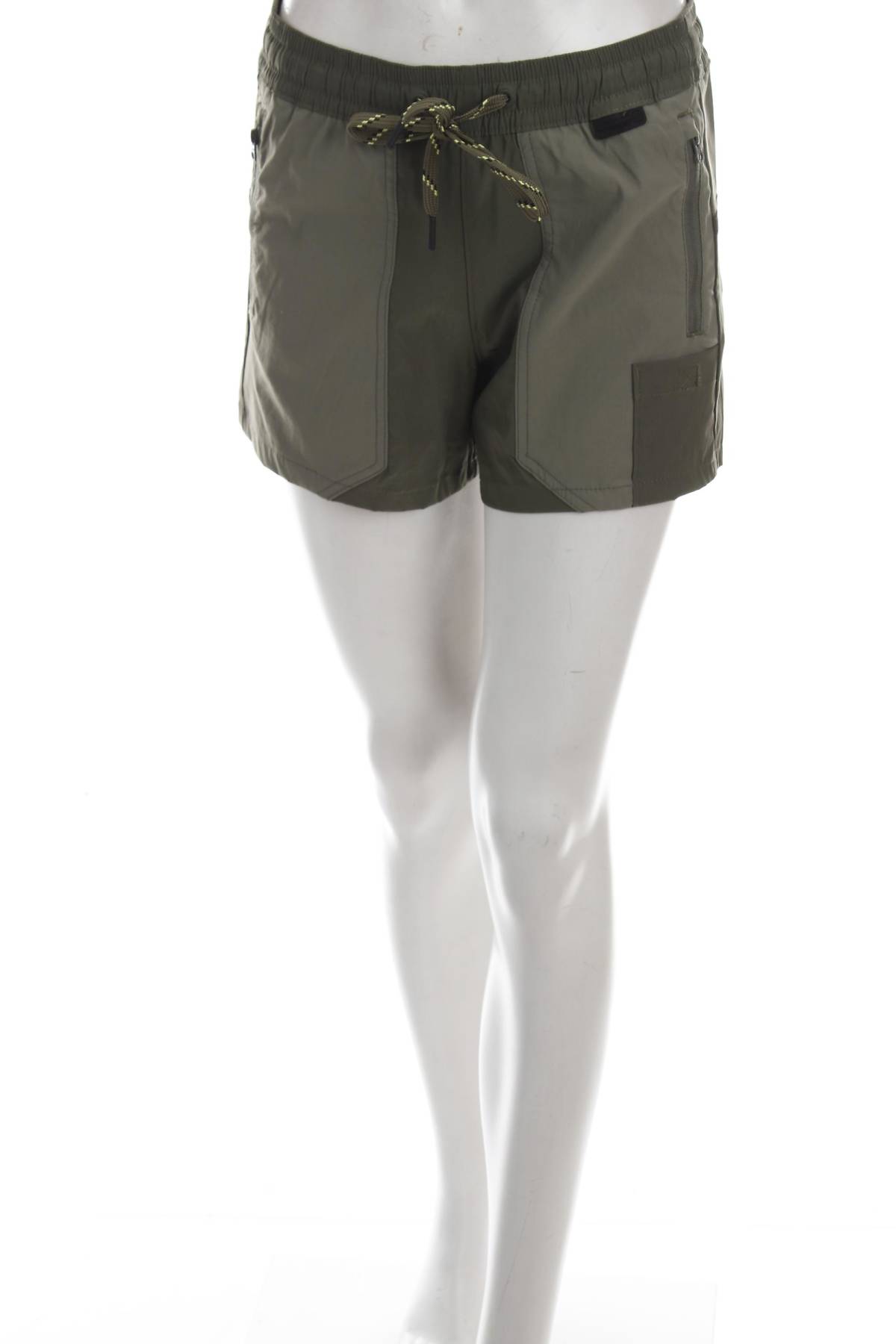 Дамски къс панталон Wrangler1 - Contour.bg Дамски къс панталон Wrangler1