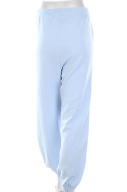 Дамско спортно долнище H&M Divided2 - Contour.bg Дамско спортно долнище H&M Divided2