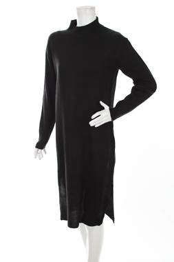 Рокля Boohoo1