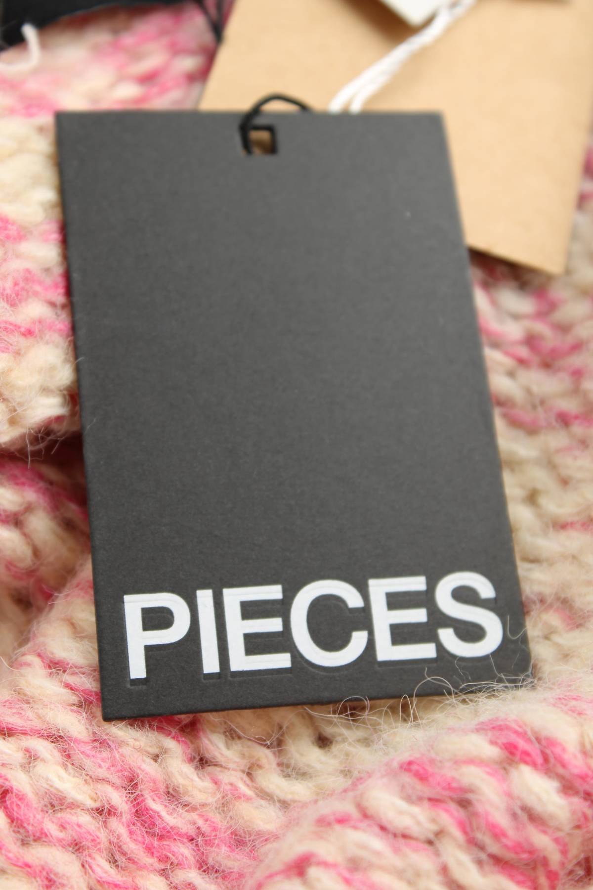 Γυναικείες ζακέτες Pieces3