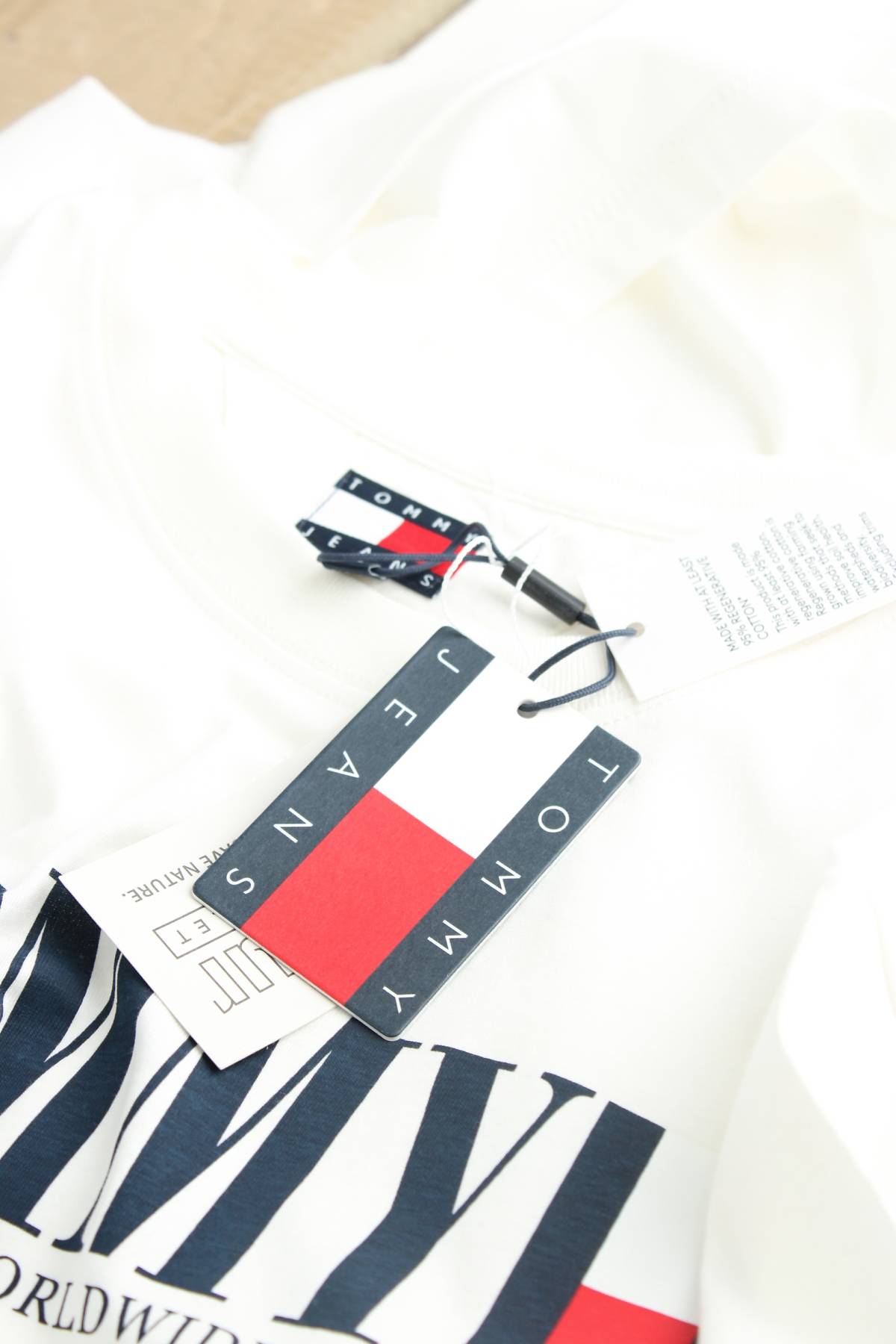 Мъжка тениска Tommy Jeans3