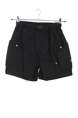 Дамски къс панталон Converse1