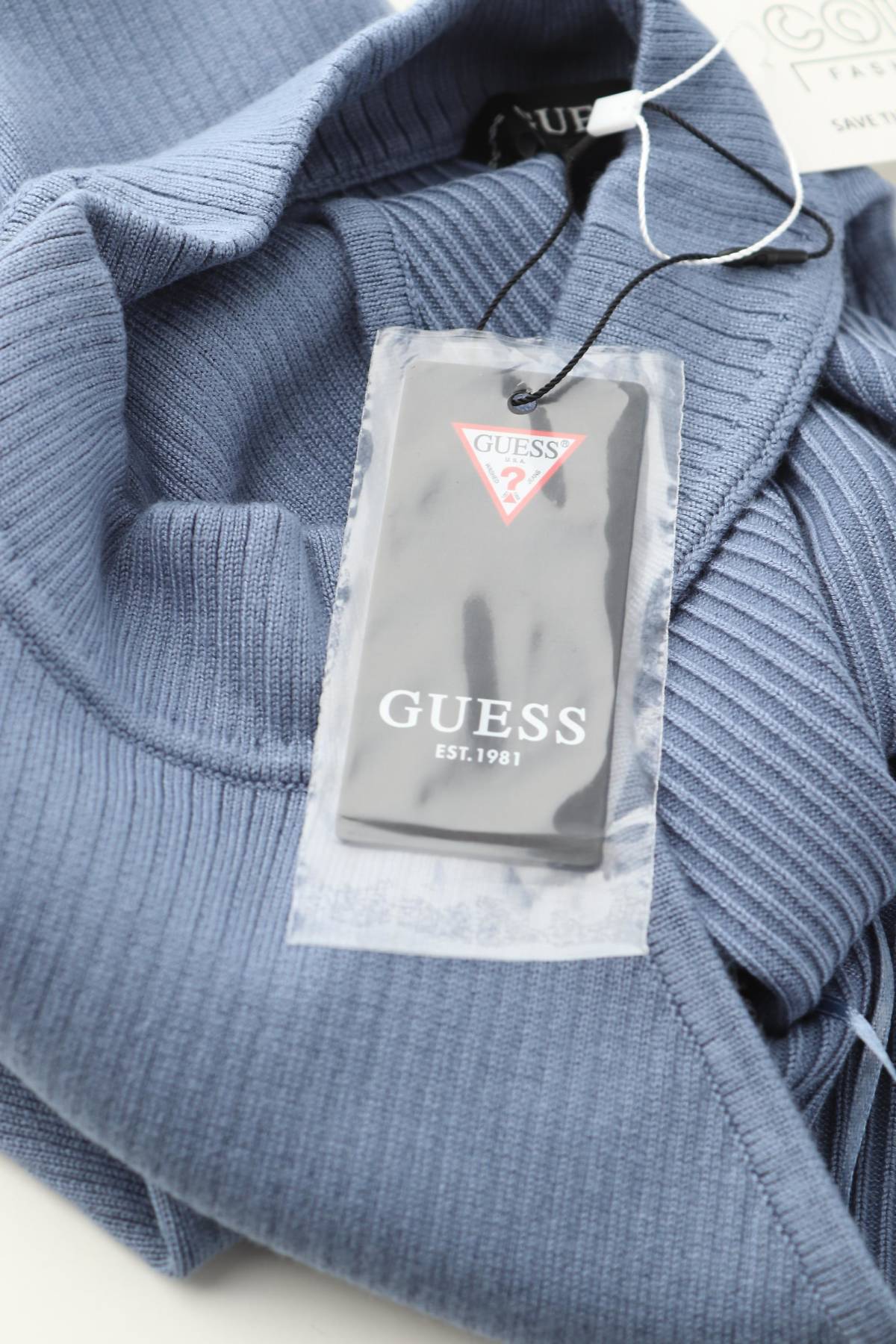 Дамски потник Guess3