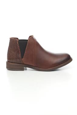 Дамски боти Clarks1