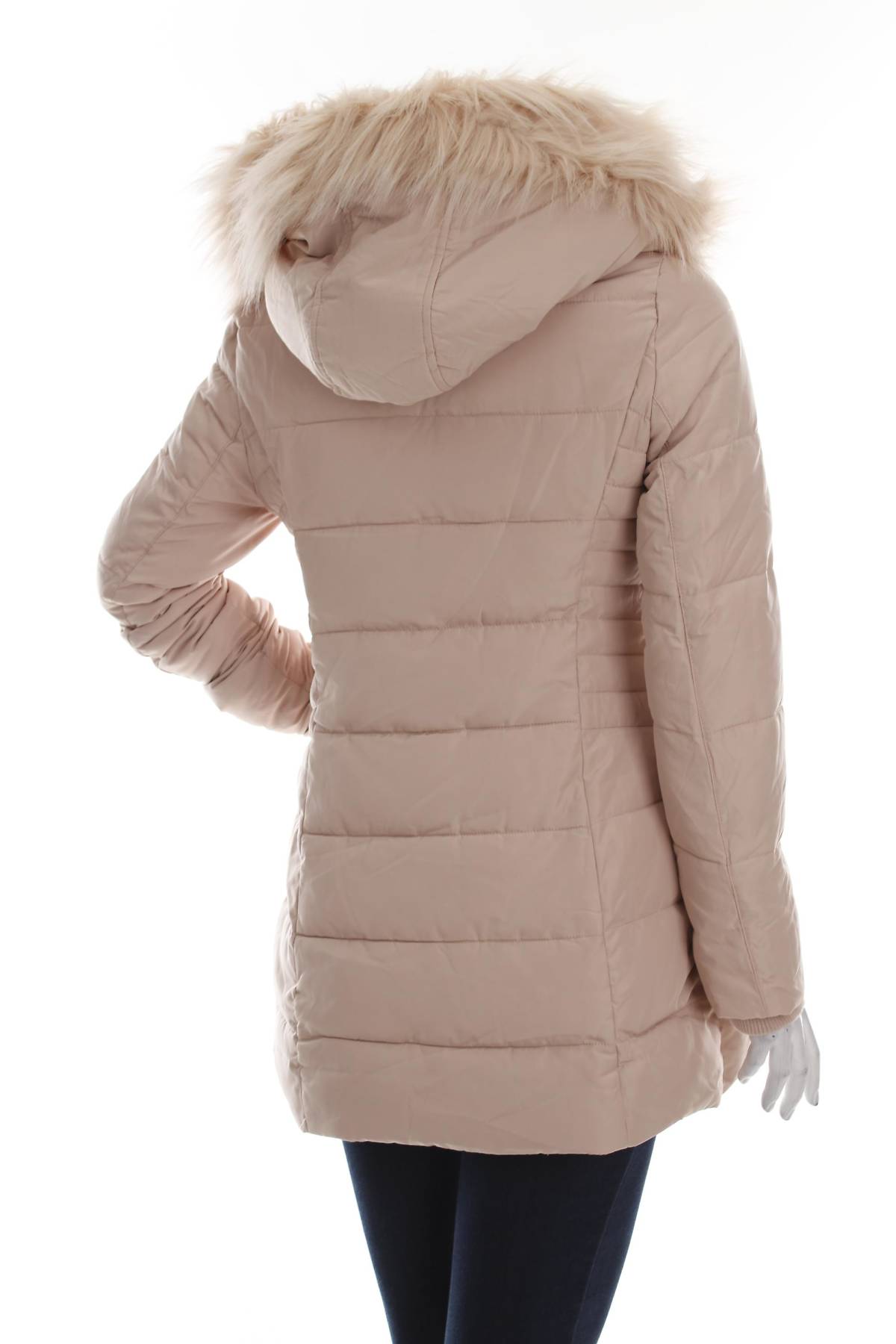 Γυναικείο μπουφάν Guess2