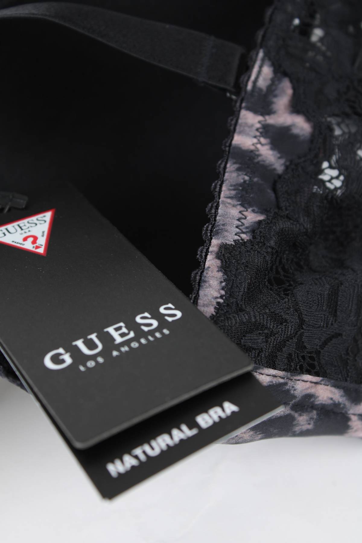 Сутиен Guess3