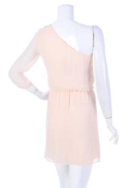 Рокля Bershka2 - Contour.bg Рокля Bershka2