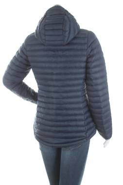 Преходно яке Helly Hansen2