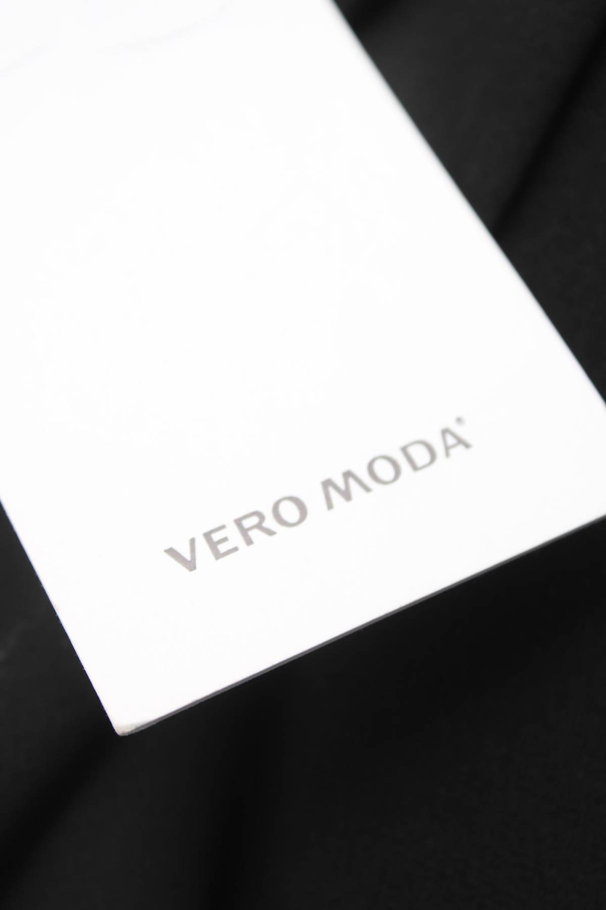 Дамски къс панталон Vero Moda3