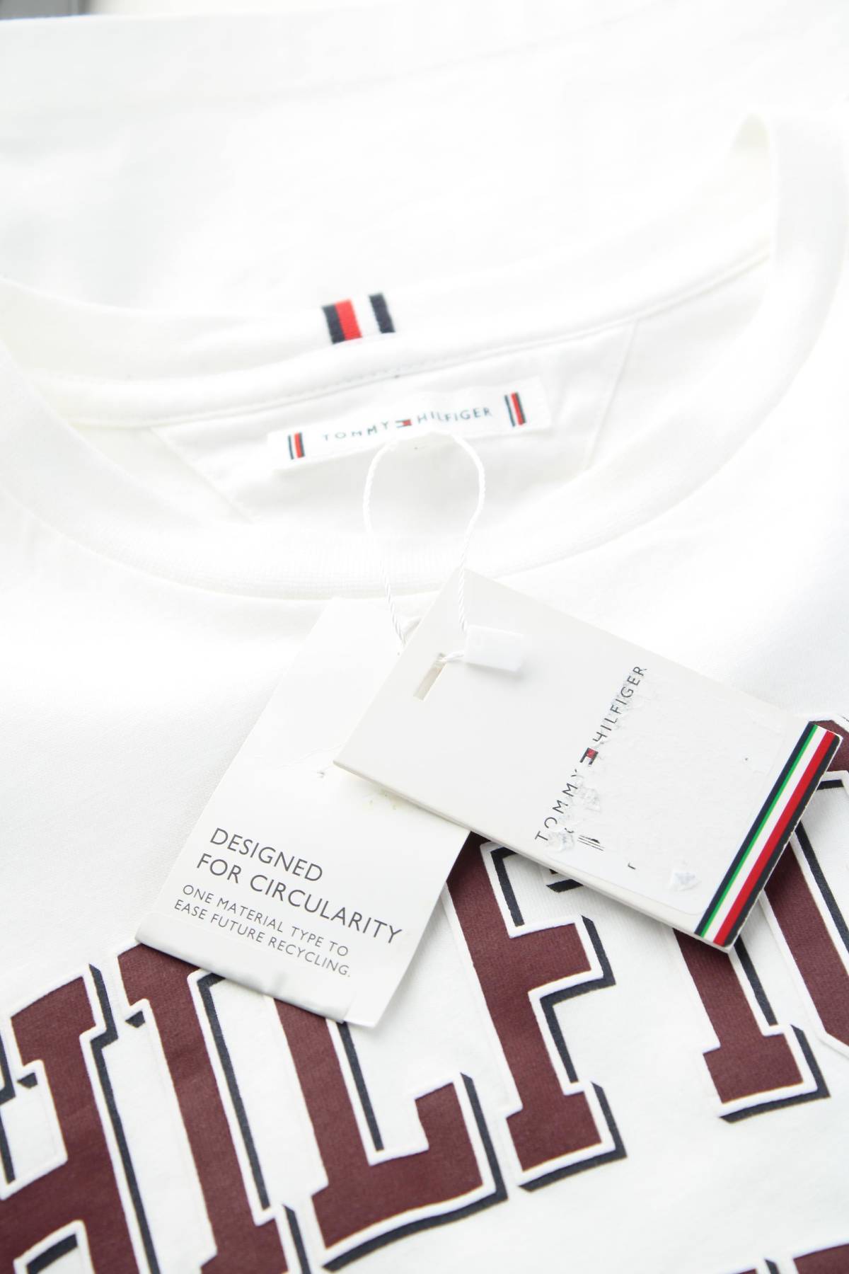 Детска тениска Tommy Hilfiger3 - Contour.bg Детска тениска Tommy Hilfiger3