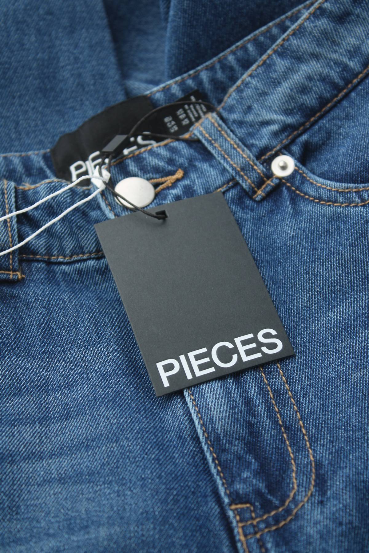 Дамски дънки Pieces3
