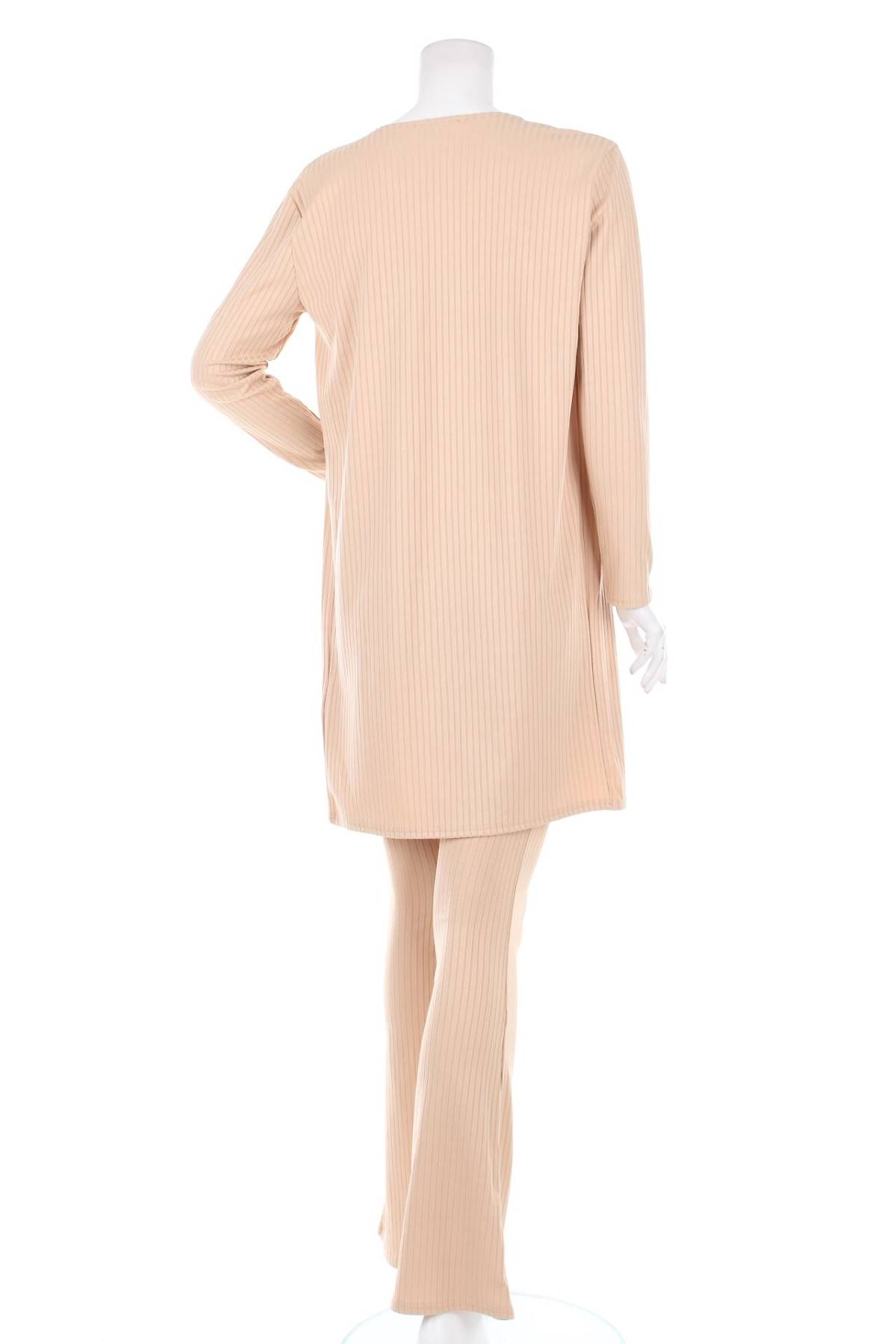 Дамски комплект Topshop2 - Contour.bg Дамски комплект Topshop2