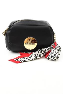 Дамска кожена чанта Love Moschino1