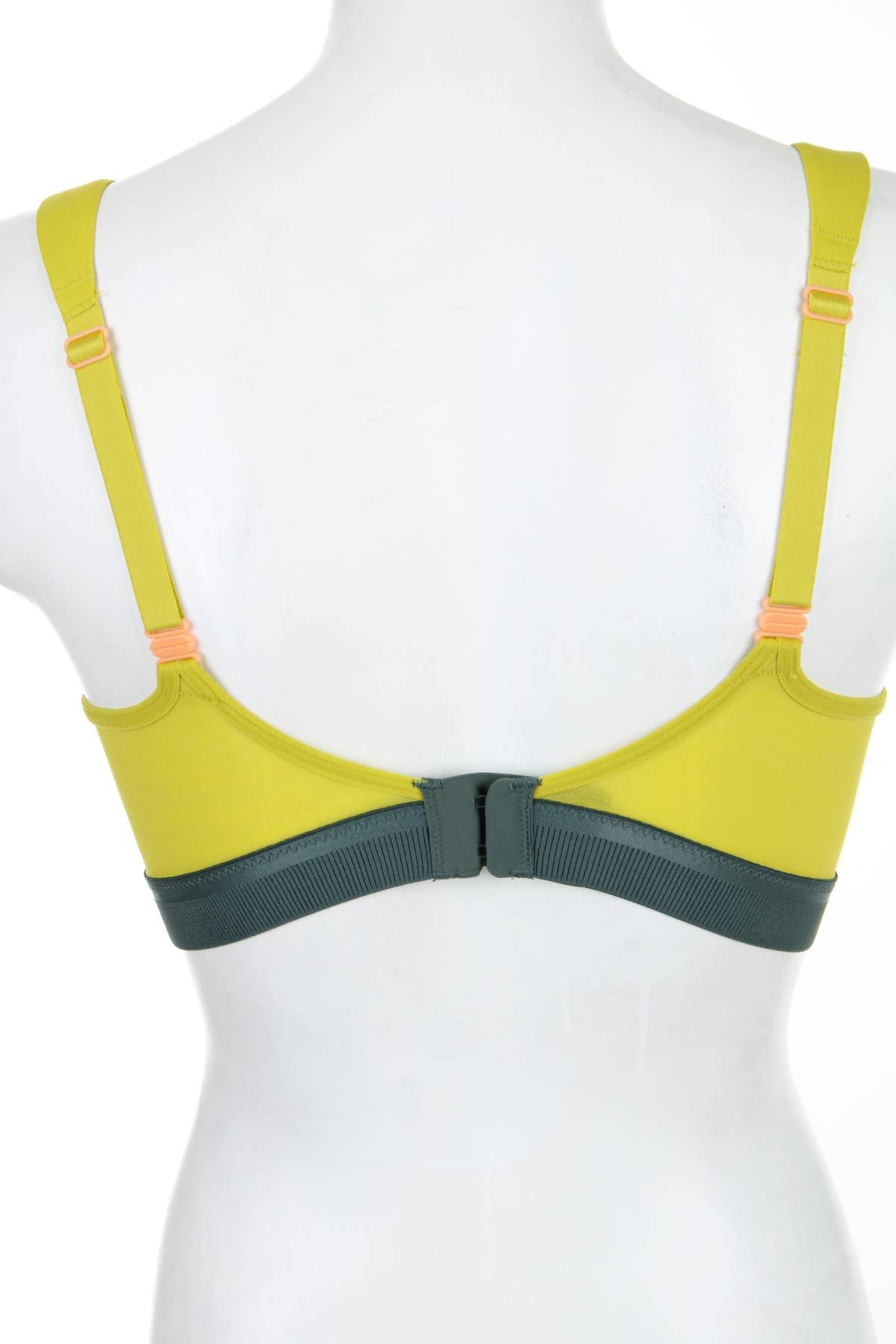Спортен сутиен Triumph Triaction2 - Contour.bg Спортен сутиен Triumph Triaction2