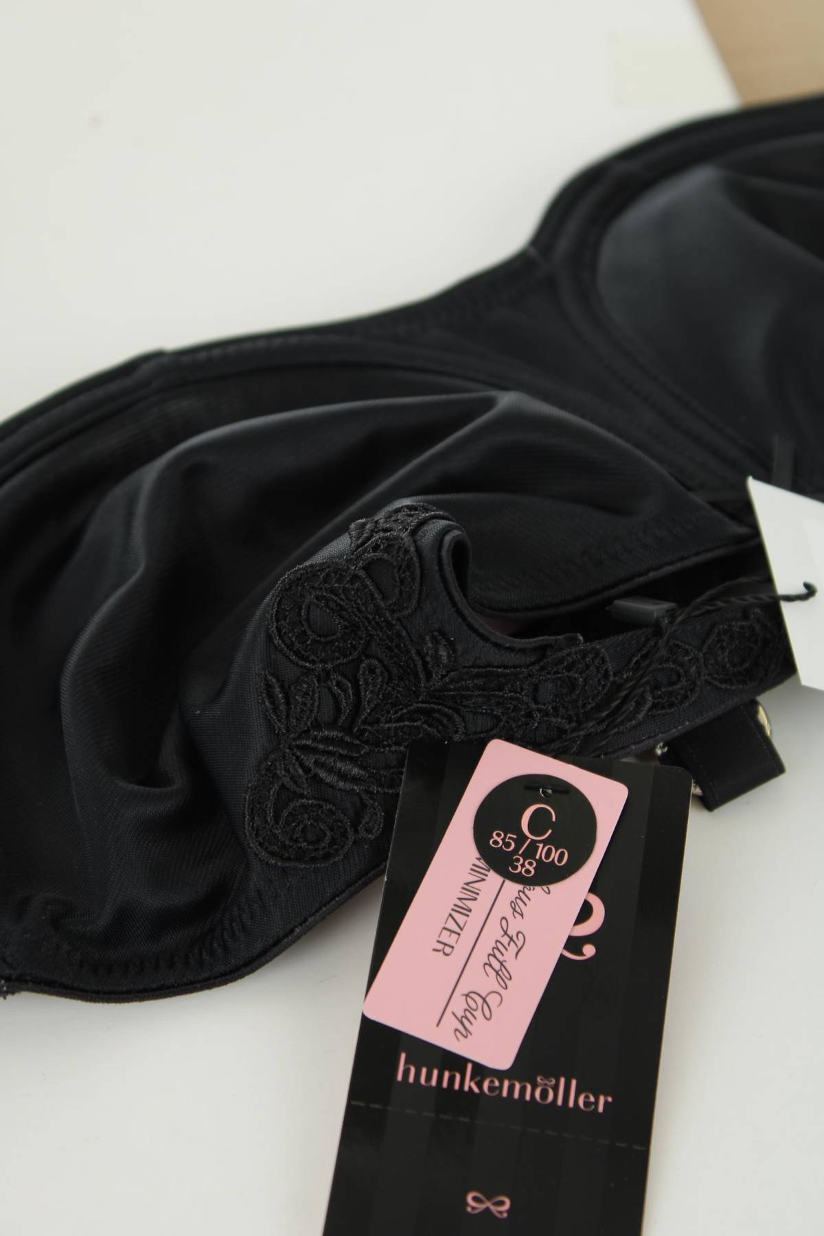 Сутиен Hunkemoller3 - Contour.bg Сутиен Hunkemoller3