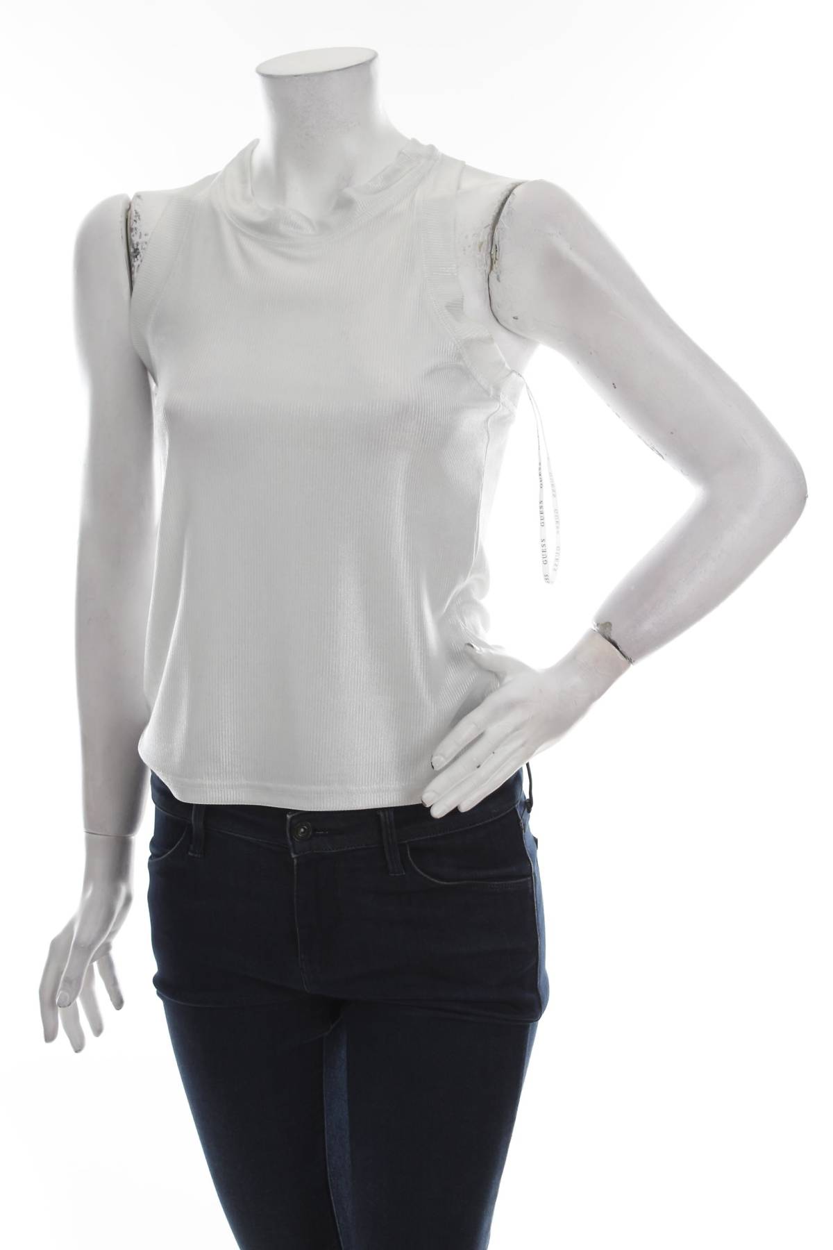 Γυναικείο αμάνικο Guess1