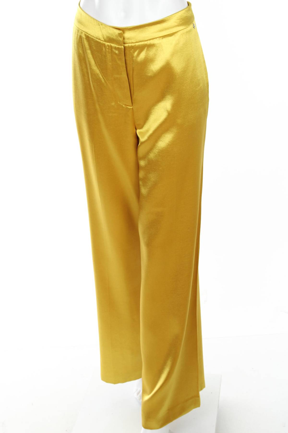 Дамски панталон Guess1