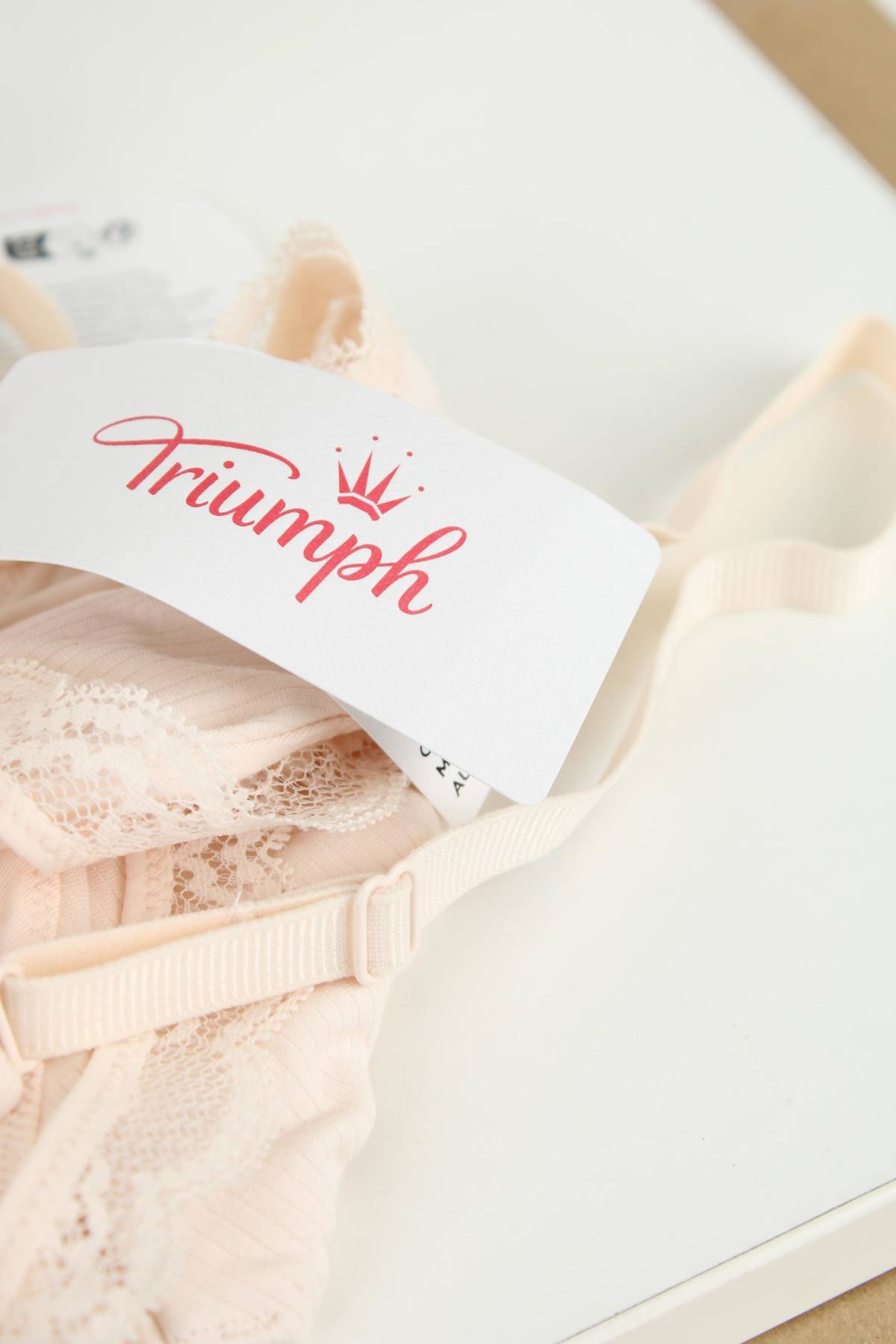 Сутиен за кърмене Triumph3