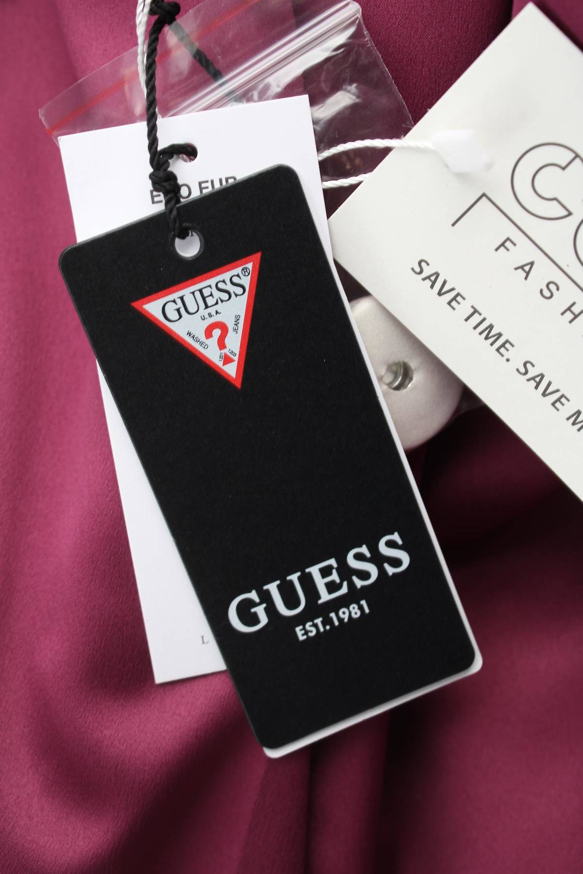 Дамско палто Guess4