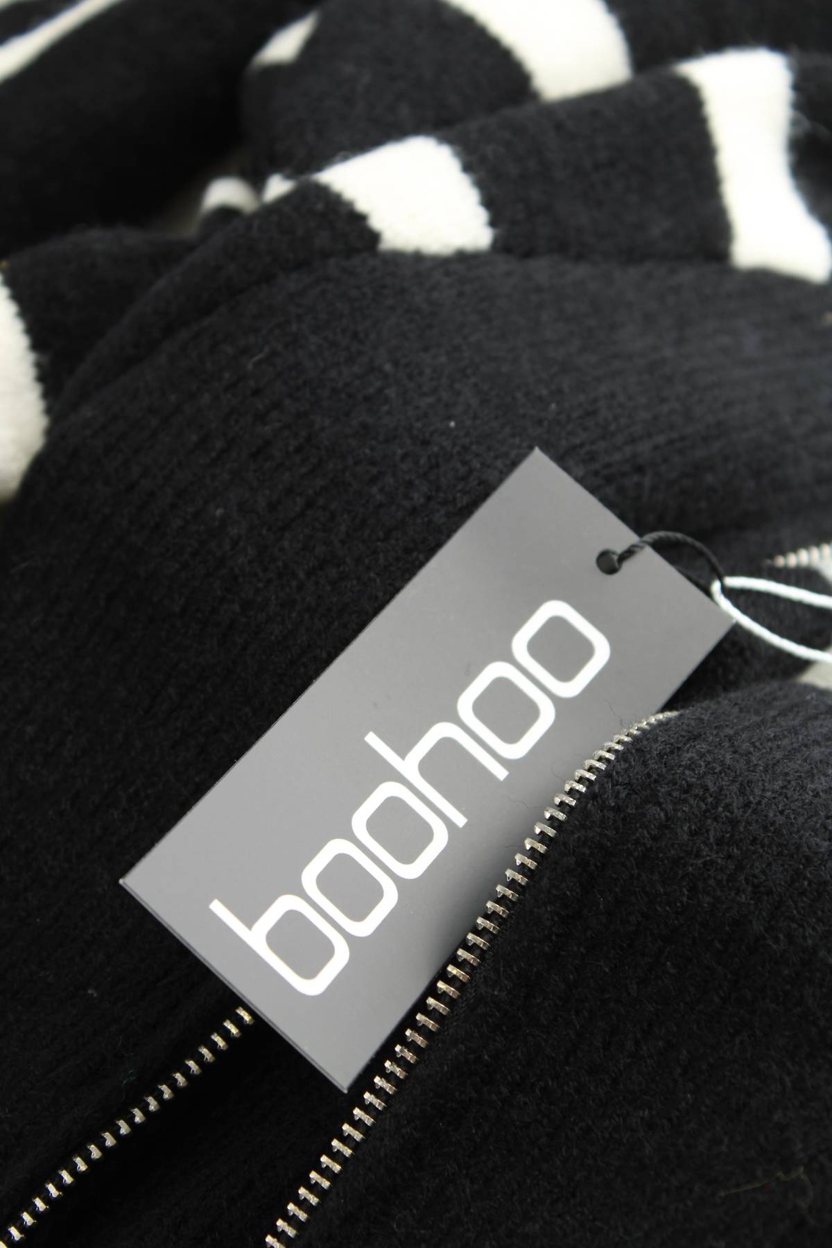 Рокля Boohoo3