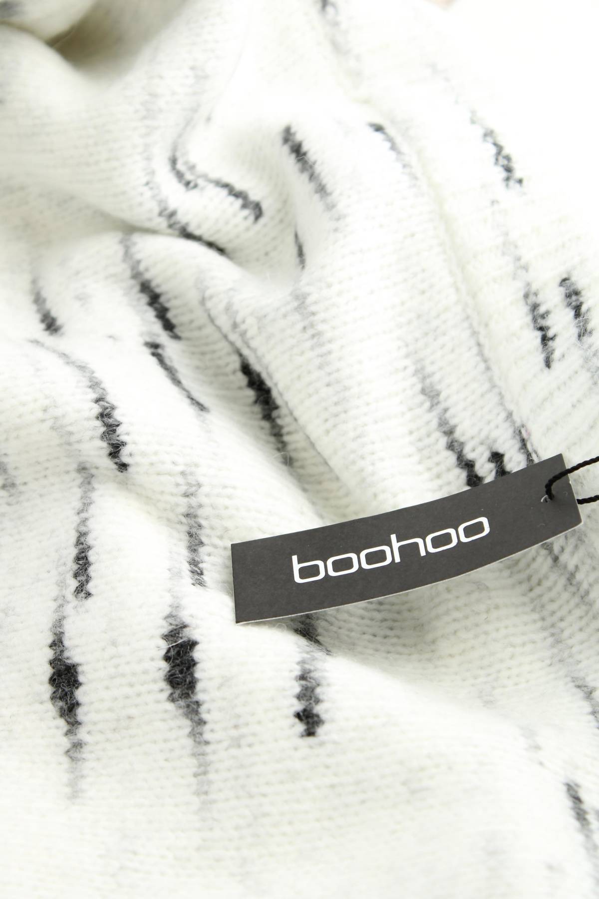 Рокля Boohoo3