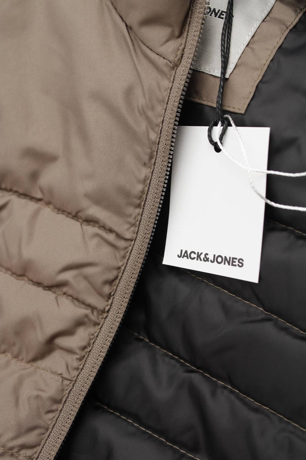 Мъжки елек Jack & Jones3 - Contour.bg Мъжки елек Jack & Jones3