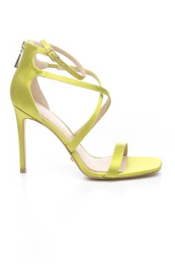Дамски обувки Guess By Marciano1