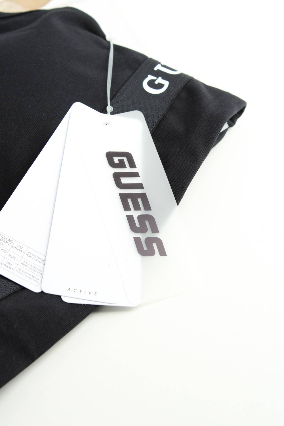 Сутиен Guess3
