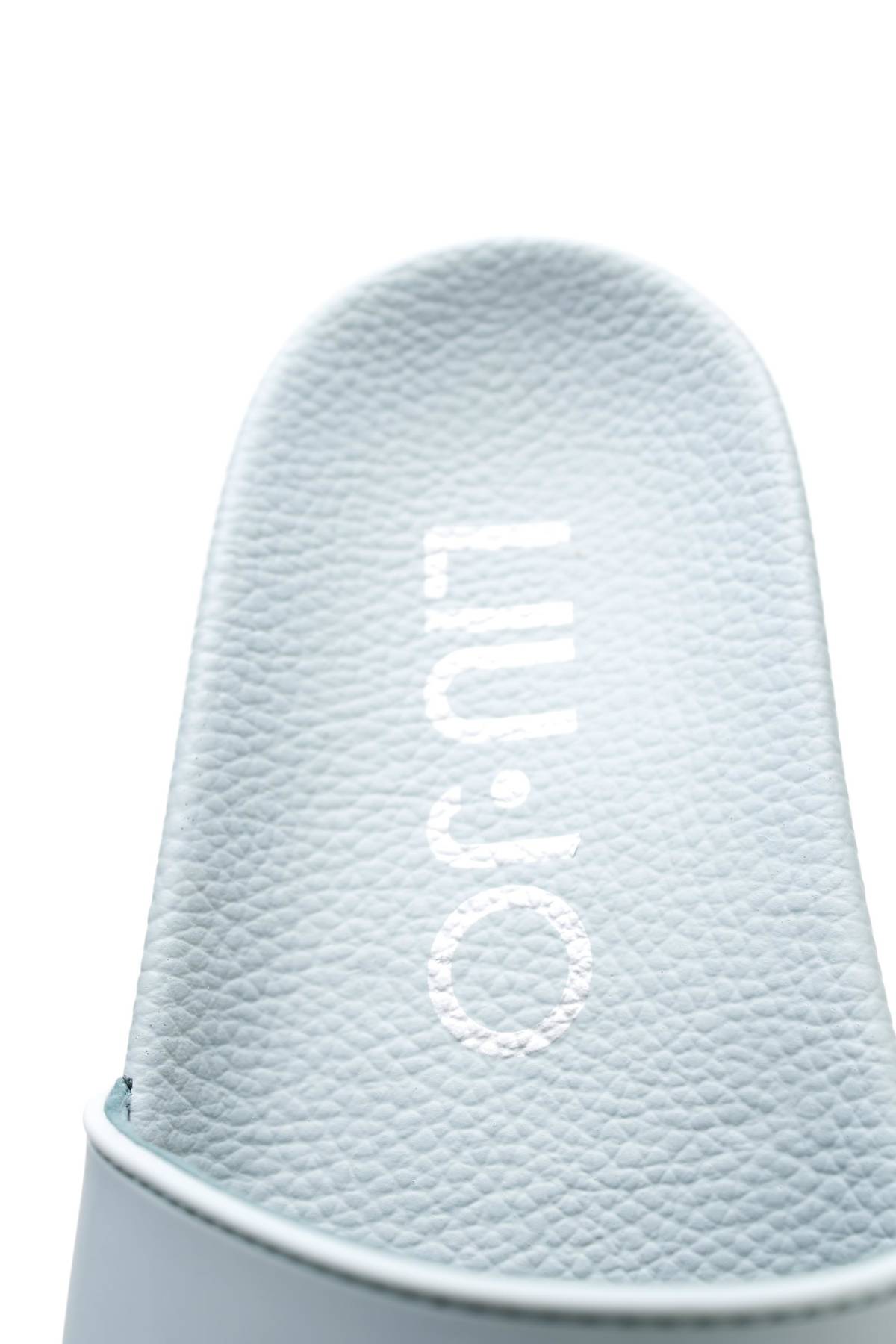 Чехли Liu Jo5 - Contour.bg Чехли Liu Jo5