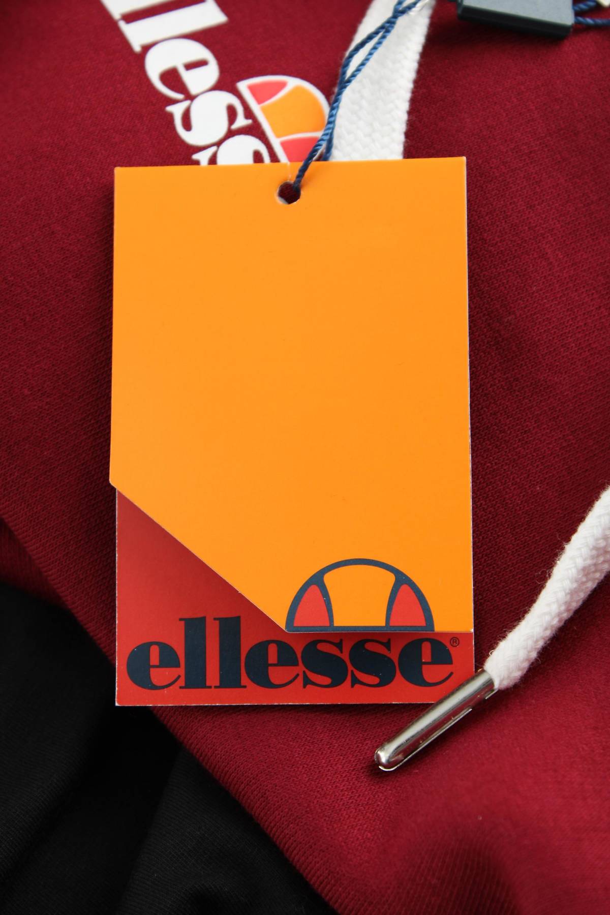 Дамски комплект Ellesse3