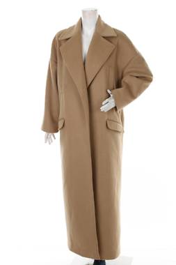 Дамско палто Rinascimento1
