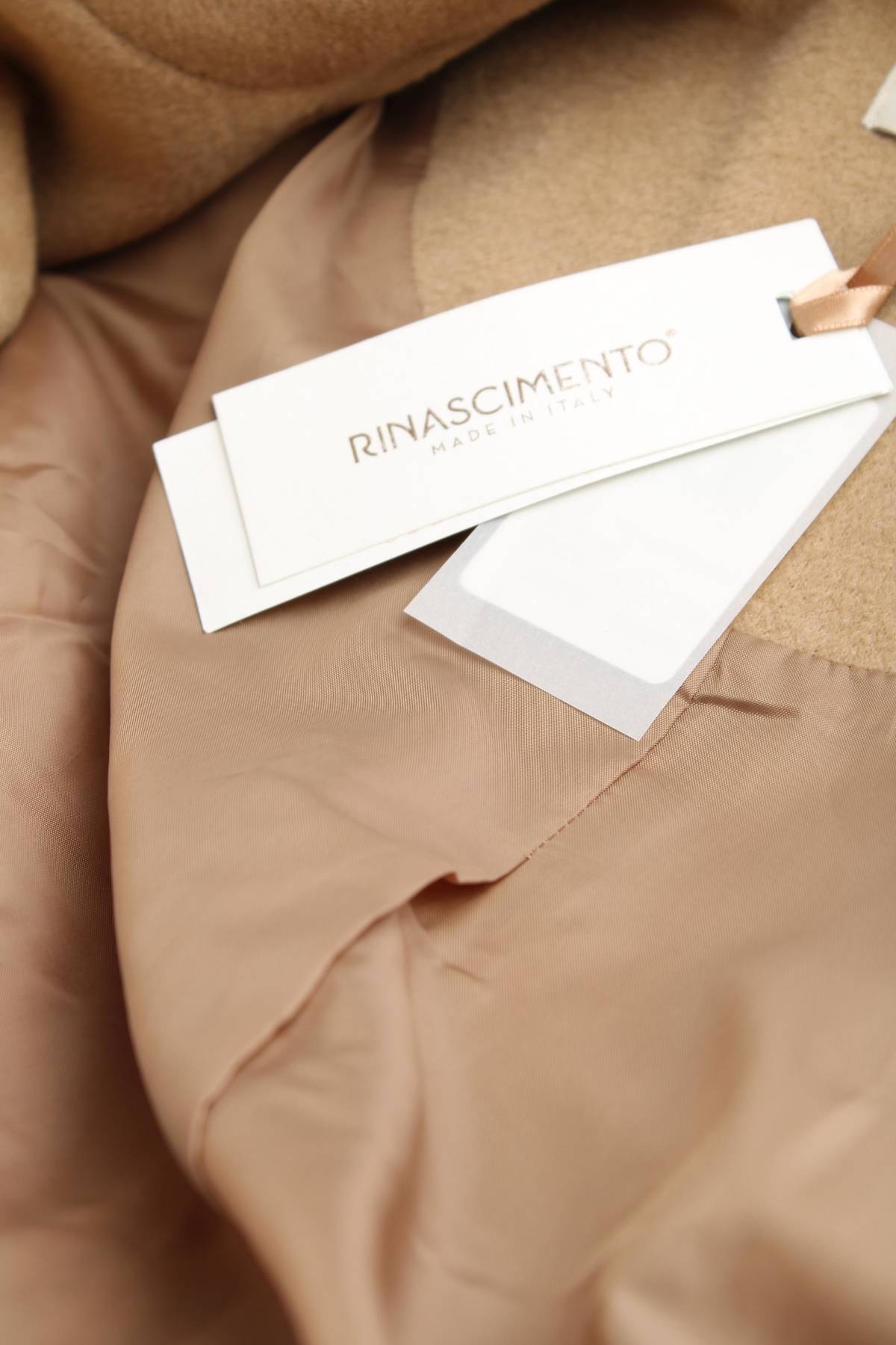 Дамско палто Rinascimento4