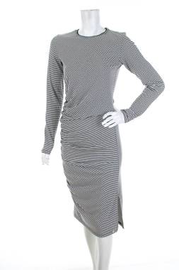 Рокля Superdry1