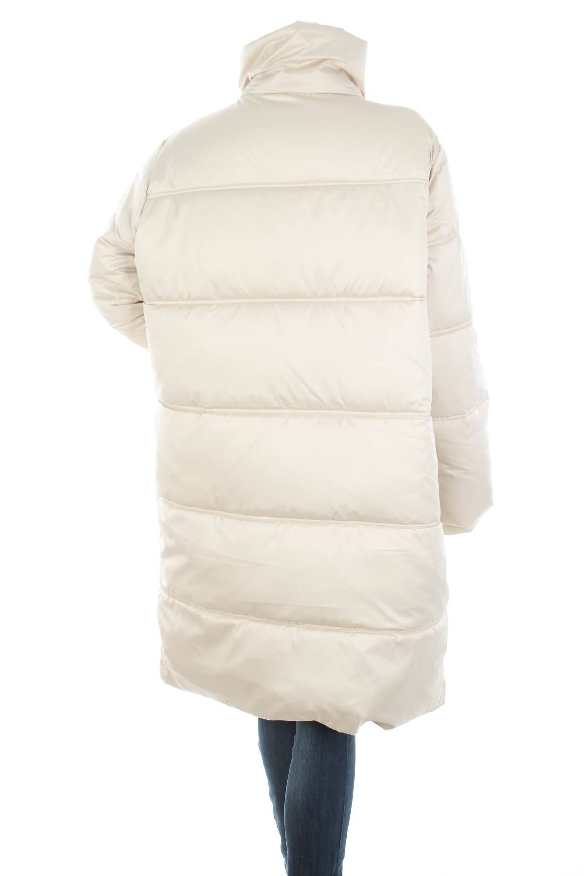 Дамско яке Guess2