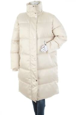 Дамско яке Guess1